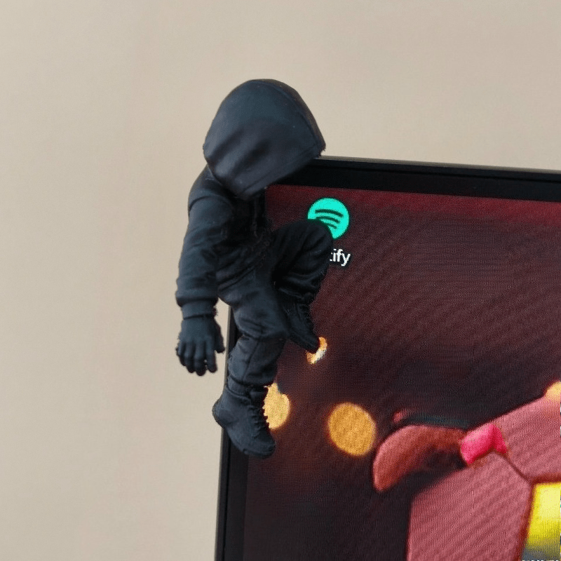 Climb Hoodie Alien Mini Statue - Retro Gaming Desk ulasan dan harga